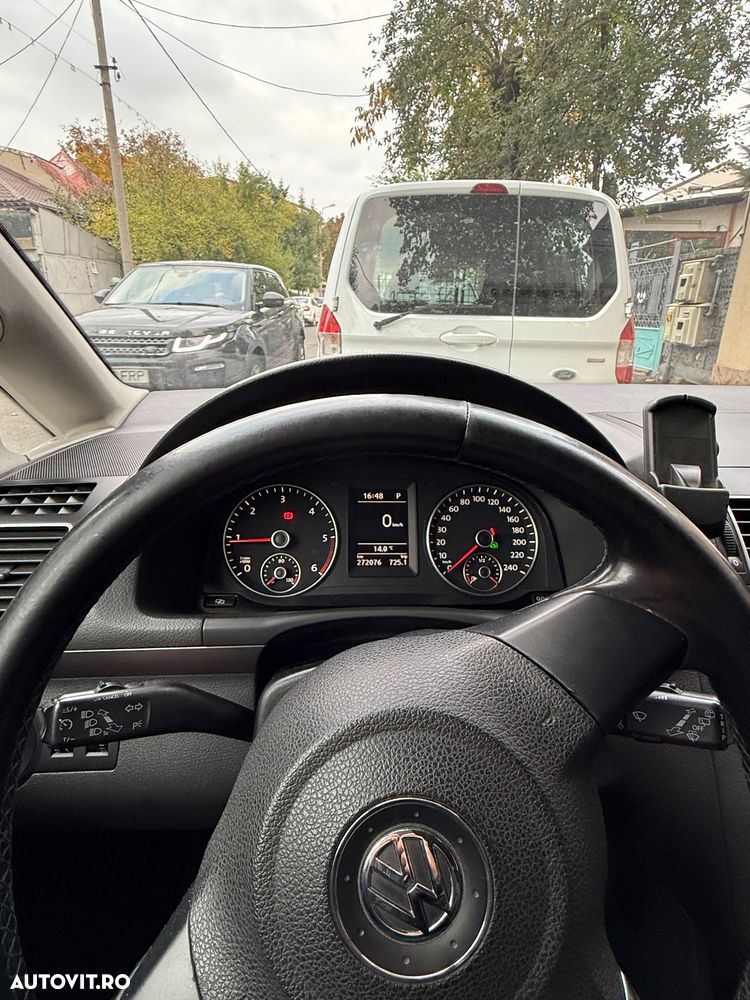 Volkswagen Touran - 6