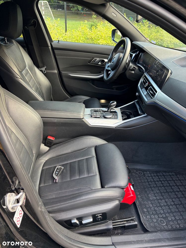BMW Seria 3 320d xDrive M Sport Shadow - 7