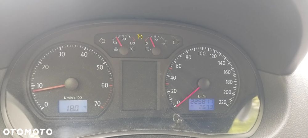 Volkswagen Polo 1.4 16V Comfortline - 14