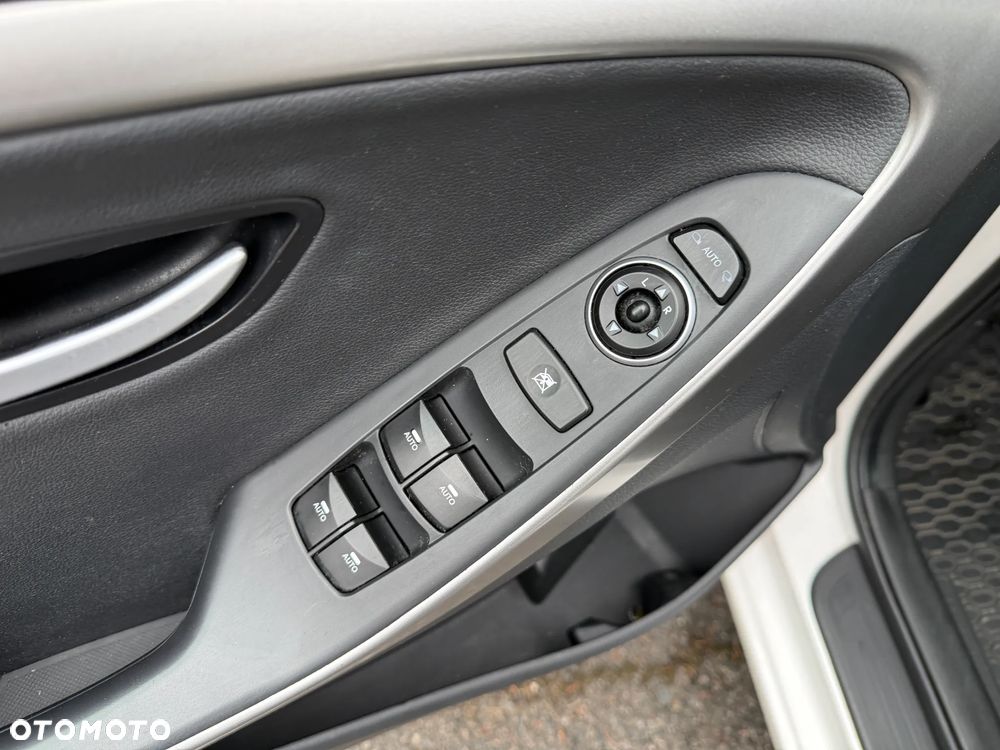 Hyundai i30 1.6 GDI Premium - 11