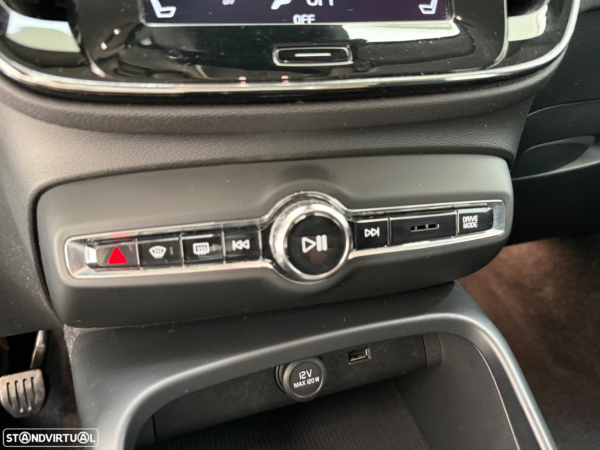 Volvo XC 40 1.5 T3 Momentum Tech Edition - 15
