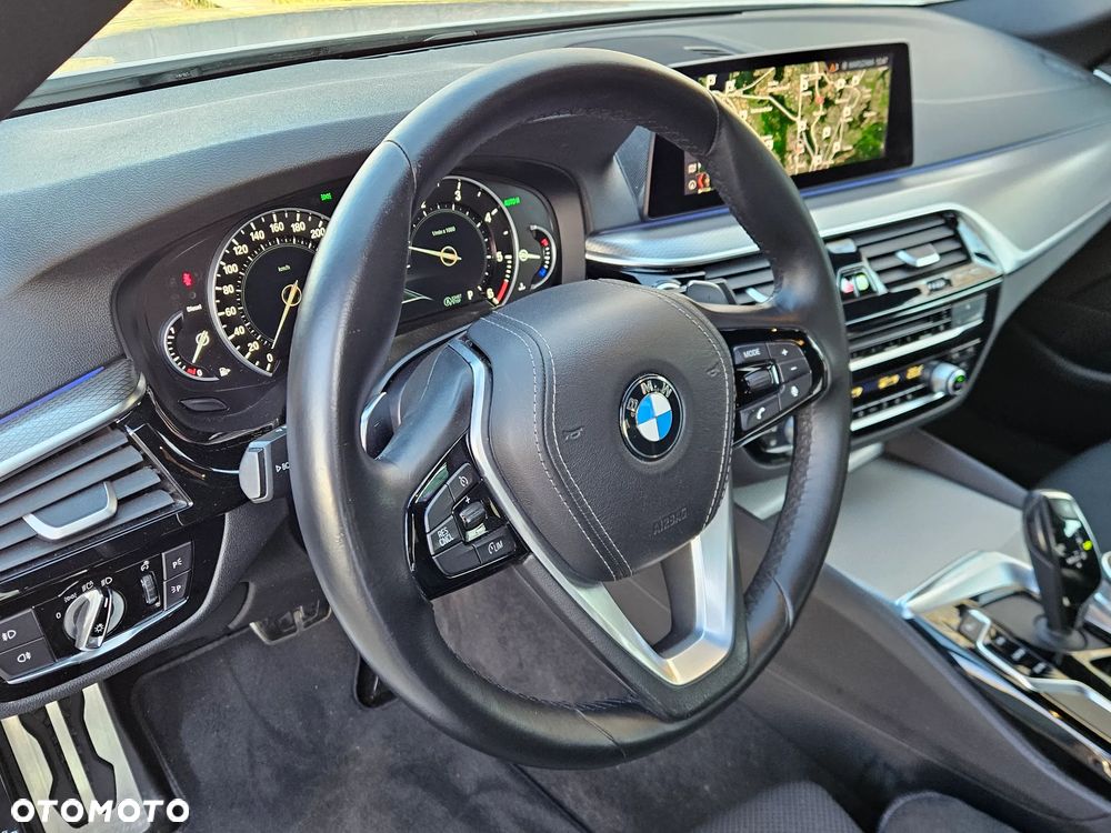 BMW Seria 5 520d xDrive M Sport sport - 12