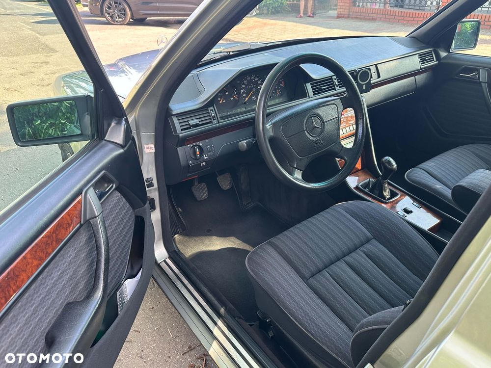 Mercedes-Benz W124 (1984-1993) - 10