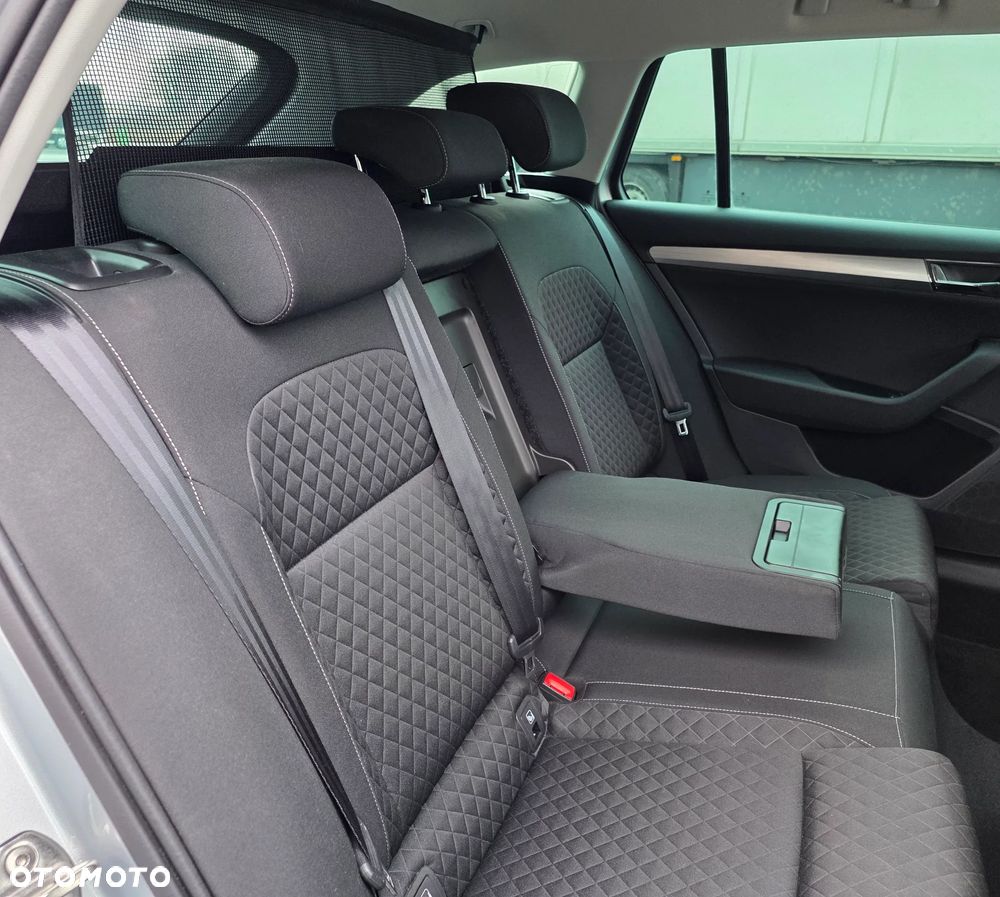 Skoda Superb 2.0 TDI DSG Sportline - 13