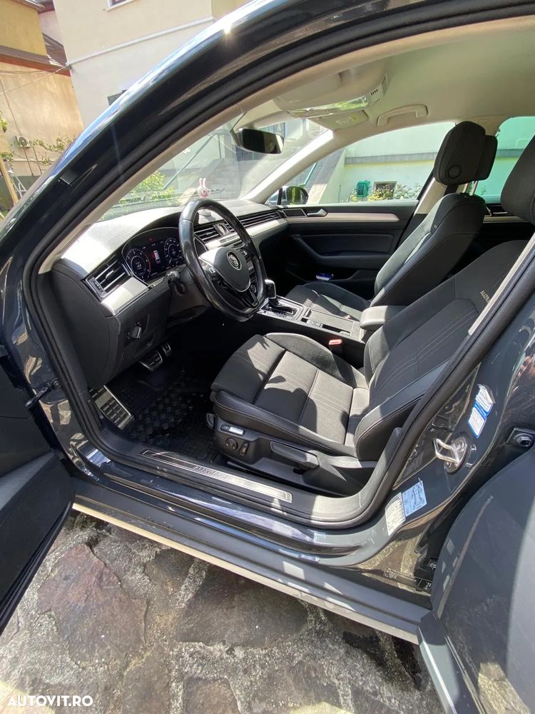 Volkswagen Passat Variant 2.0 TDI DSG 4Motion Highline - 12