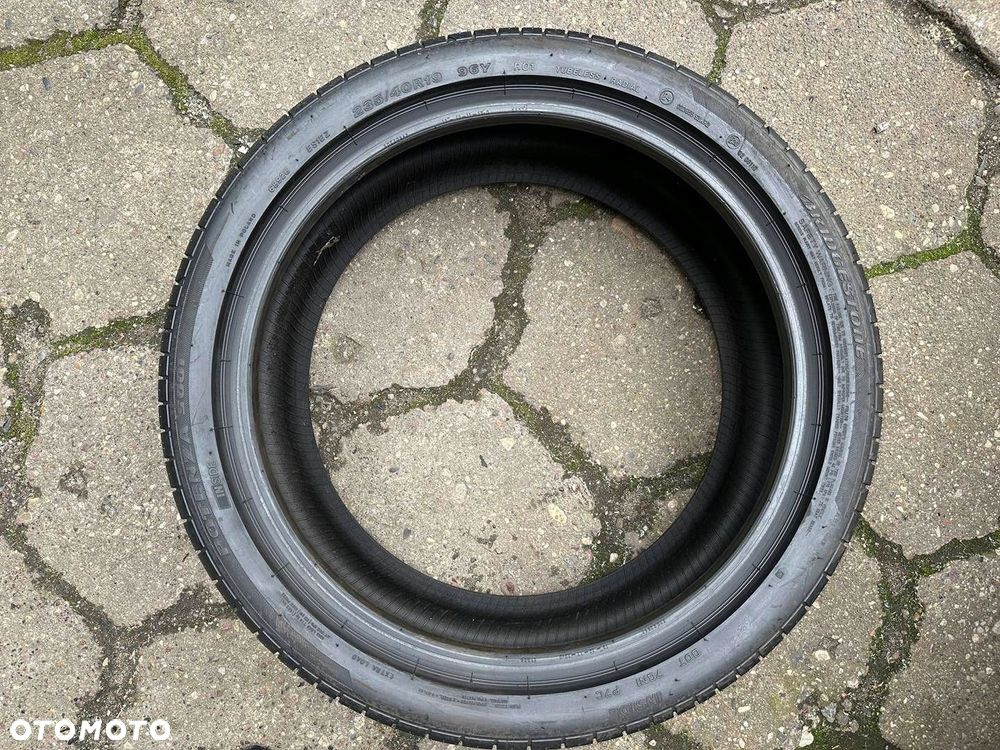 235/40R19 Bridgestone Potenzaa S001 XL lato 7,4mm - 5