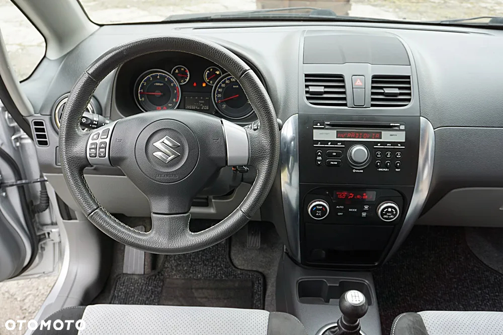 Suzuki SX4 1.6 Premium 4WD - 24
