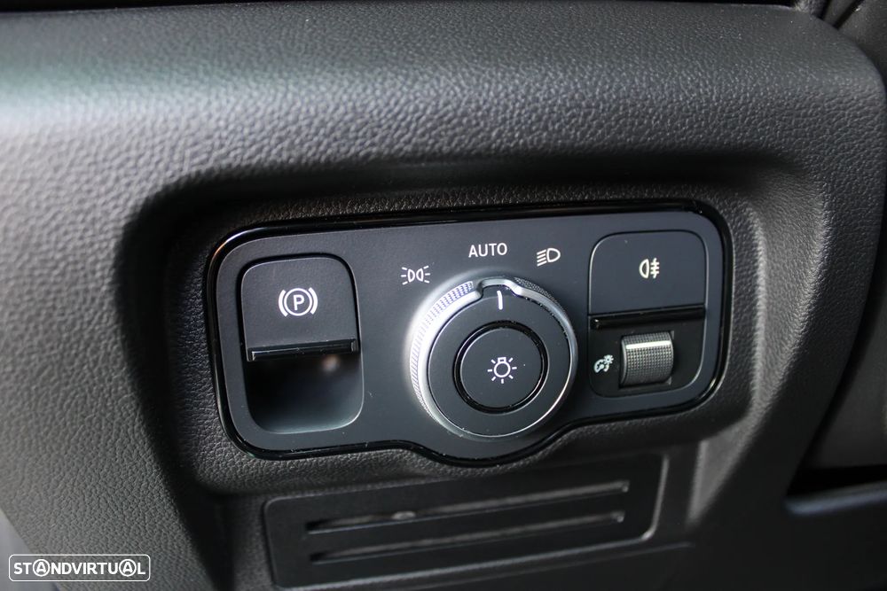 Mercedes-Benz T 180 d Auto Progressive - 22