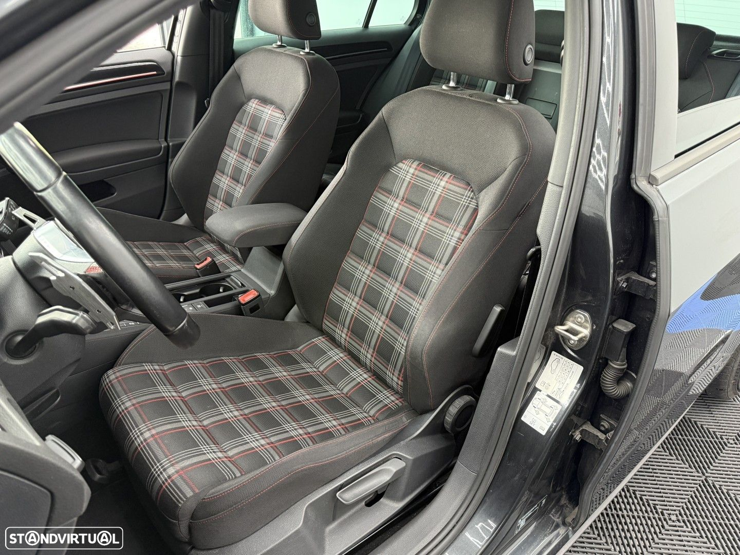 VW Golf 2.0 TSi GTi DSG - 17