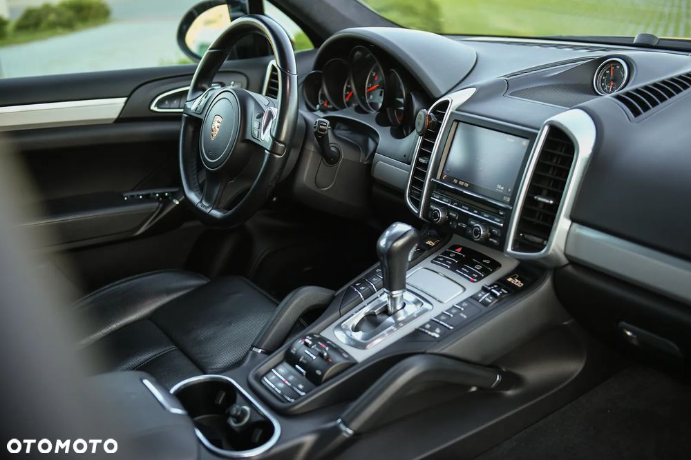 Porsche Cayenne GTS Tiptronic S - 32