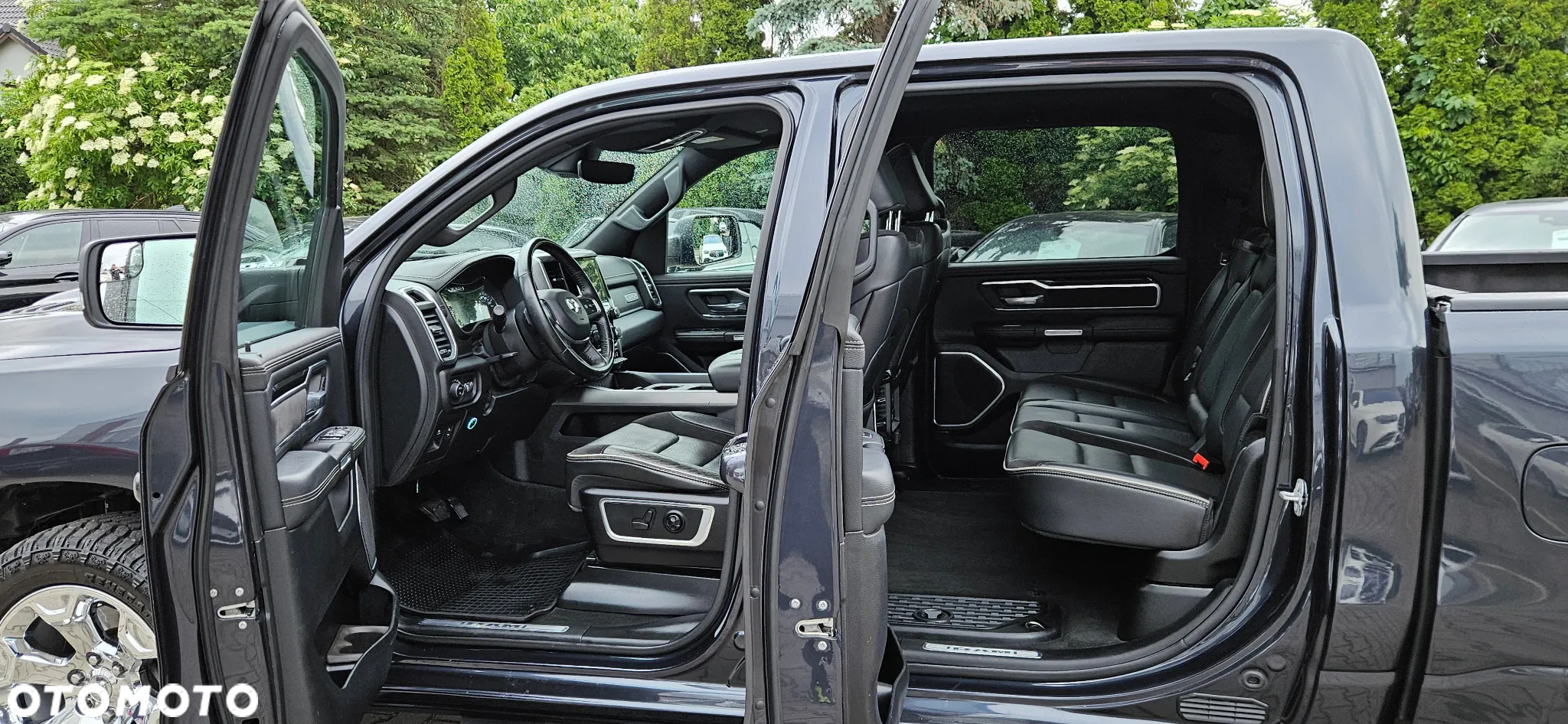 RAM 1500 Crew Cab Laramie - 24