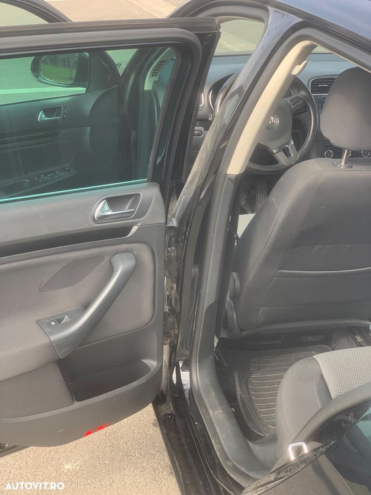 Volkswagen Golf 1.6 TDI DPF BlueMotion - 23