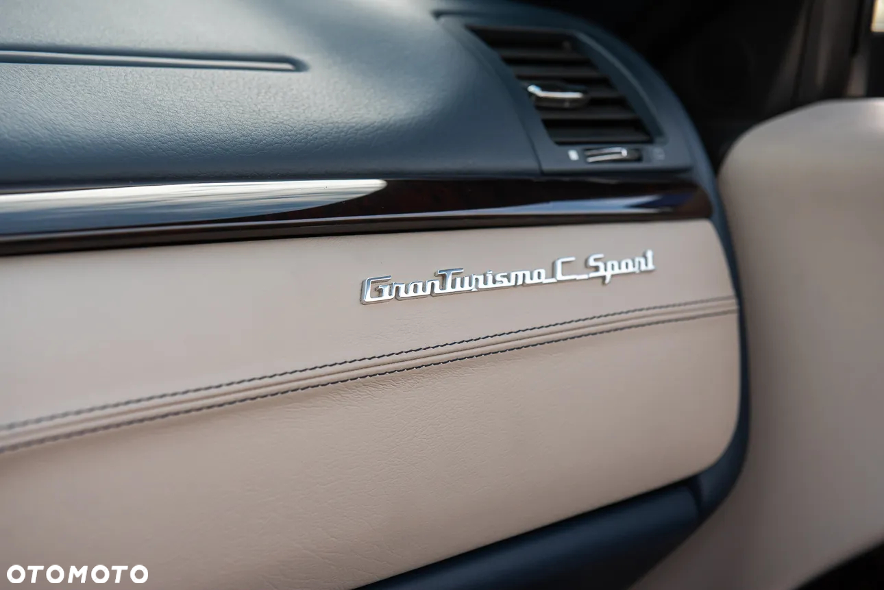 Maserati GranTurismo S Automat - 22