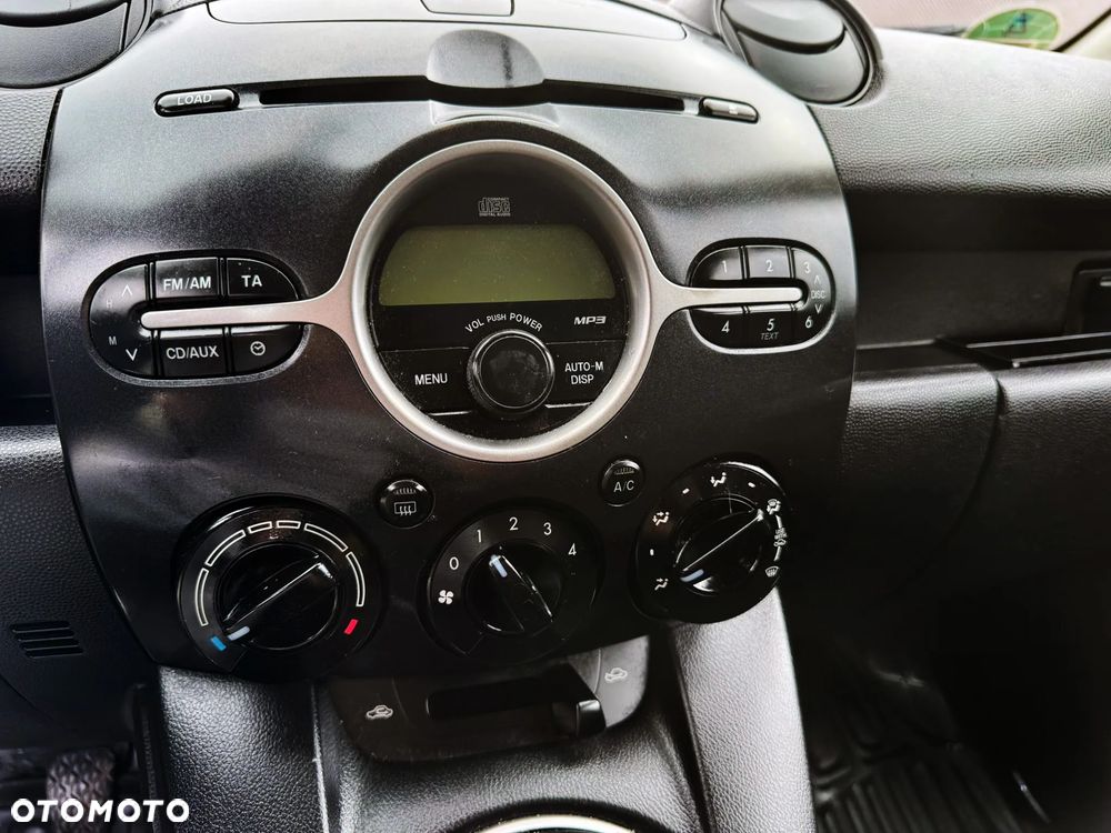 Mazda 2 - 23