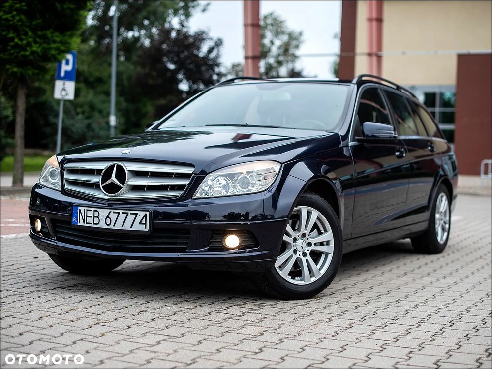 Mercedes-Benz C-Class 2010 photo 3