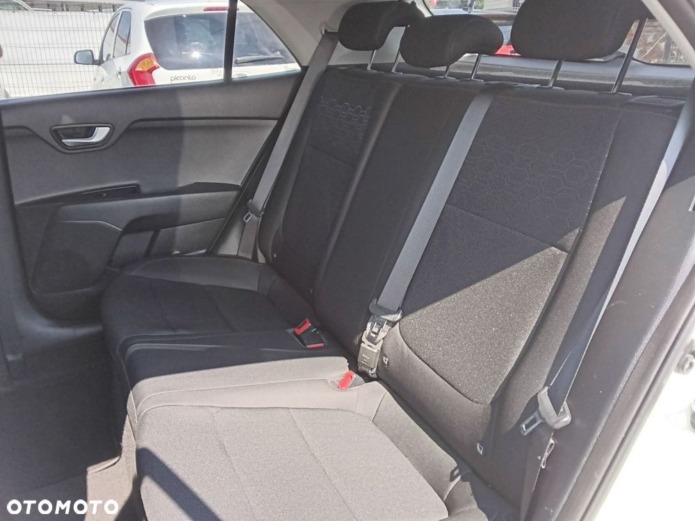Kia Rio - 10