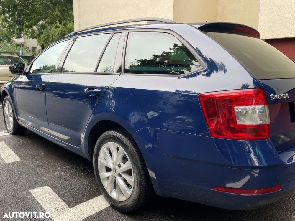 Skoda Octavia 1.6 TDI DSG Style - 4