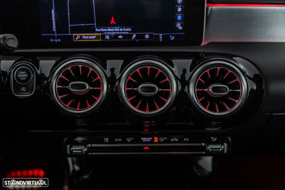Mercedes-Benz A 180 d AMG Line Aut. — fotografia 13