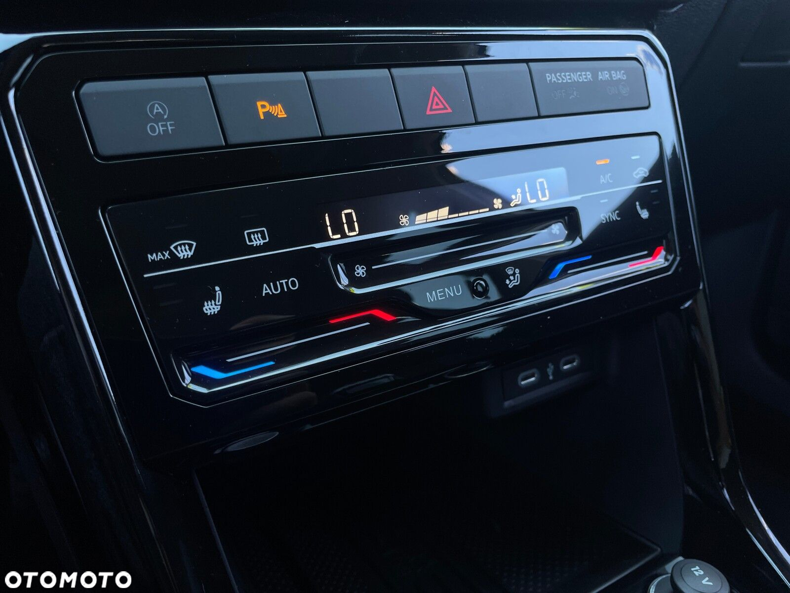 Volkswagen T-Cross - 24