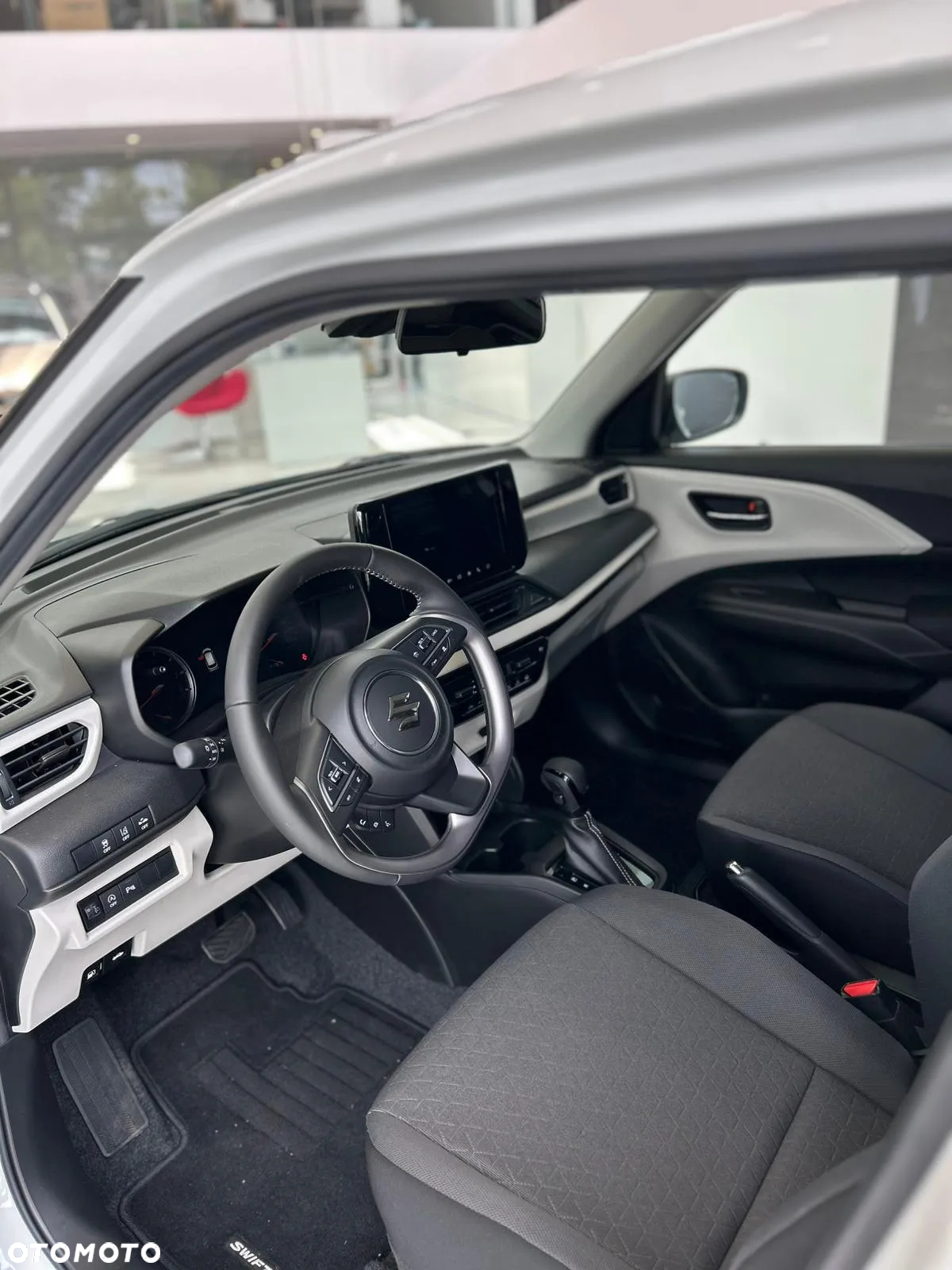 Suzuki Swift 1.2 Dualjet SHVS Premium Plus CVT - 9
