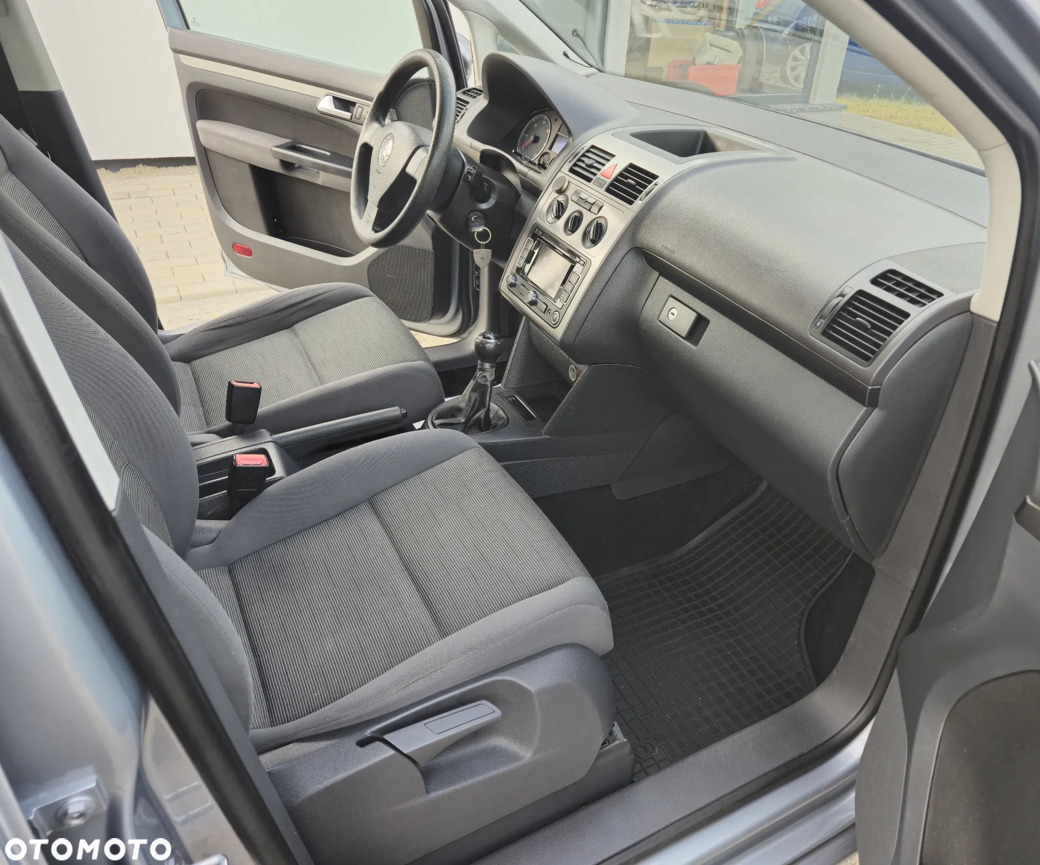 Volkswagen Touran 1.9 TDI DPF Conceptline - 12
