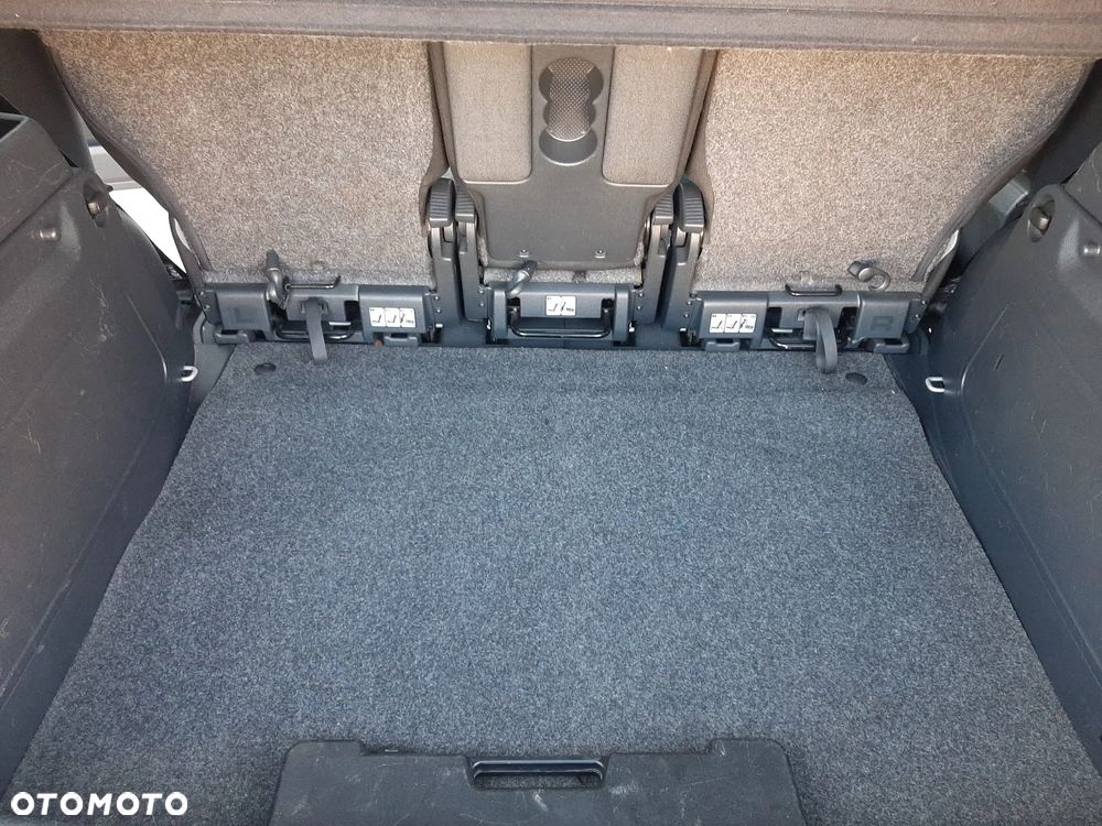 Skoda Roomster 1.2 TSI FAMILY - 31