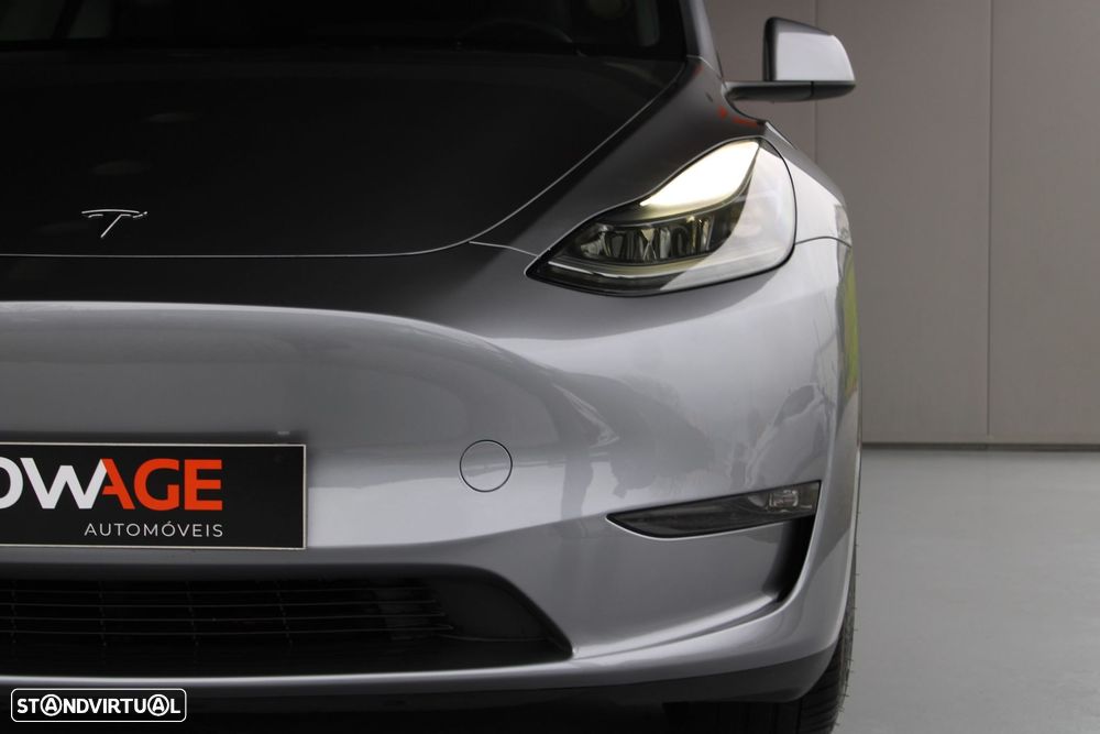 Tesla Model Y Long Range Dual Motor AWD - 32