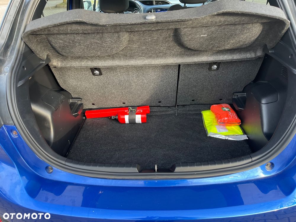 Toyota Yaris Hybrid 100 Selection - 22