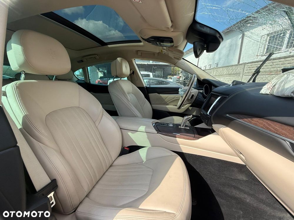 Maserati Levante S Granlusso - 17