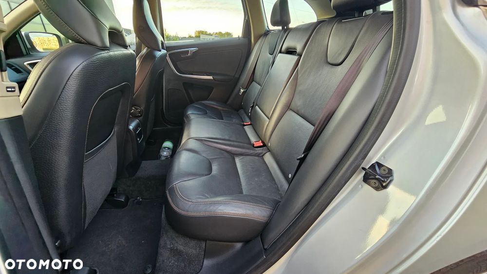 Volvo XC 60 D3 Momentum - 16