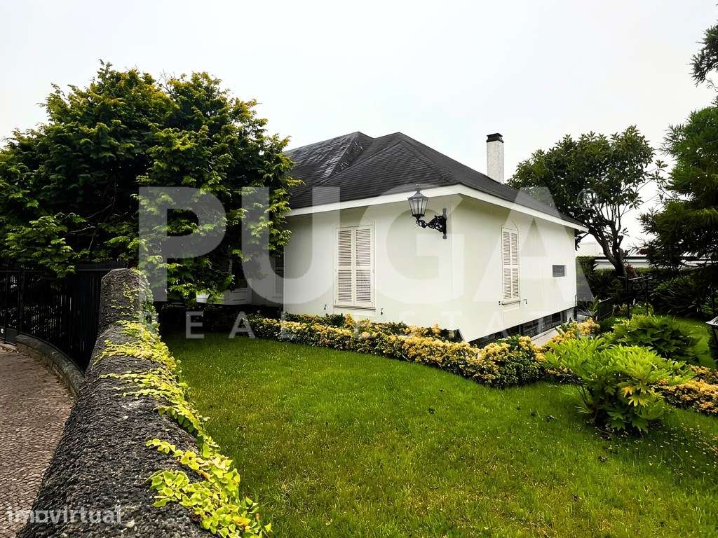 Moradia T5 em Miramar | Lote de 1.135 m² a escassos metros da Praia - Grande imagem: 4/17