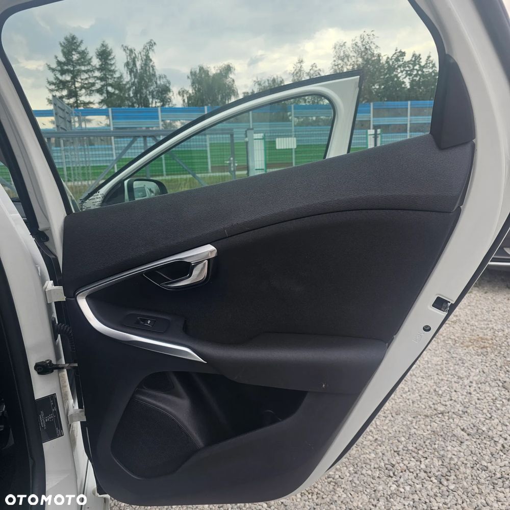 Volvo V40 D2 Kinetic - 16