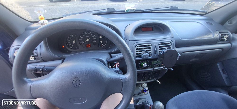 Renault Clio 1.2 - 9