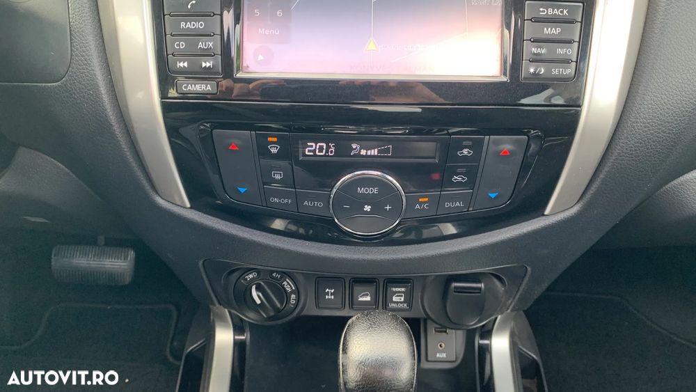 Nissan Navara 2.3 dCi Bi Turbo Double Cab Tekna Aut. - 24