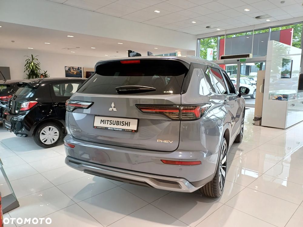 Mitsubishi Outlander ver-phev-intense - 2