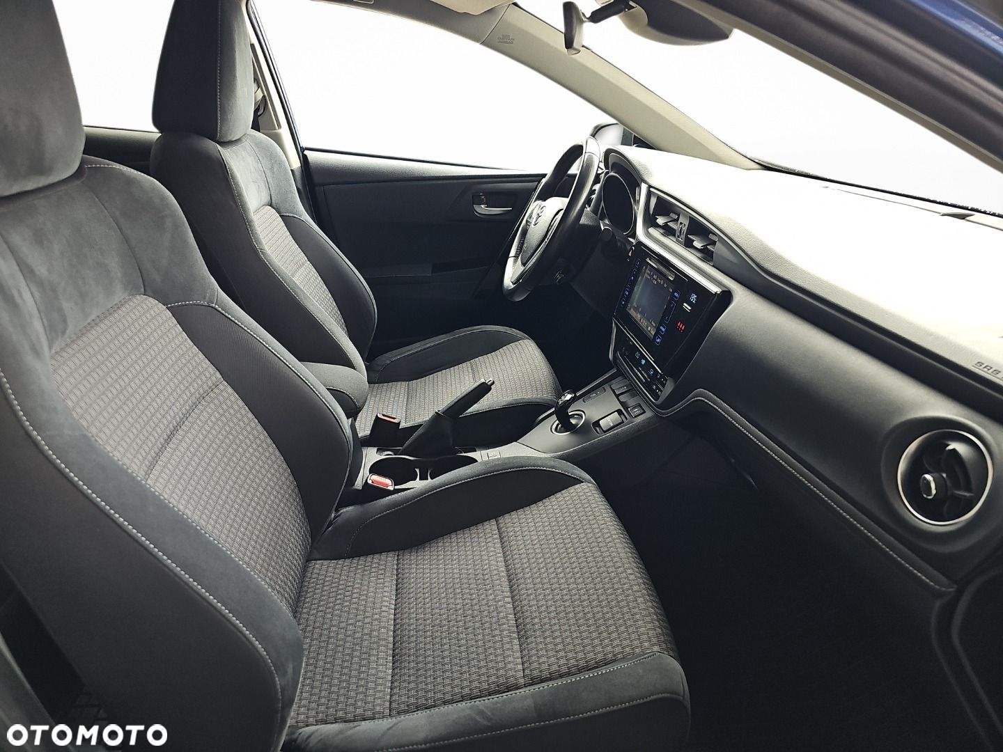 Toyota Auris - 14