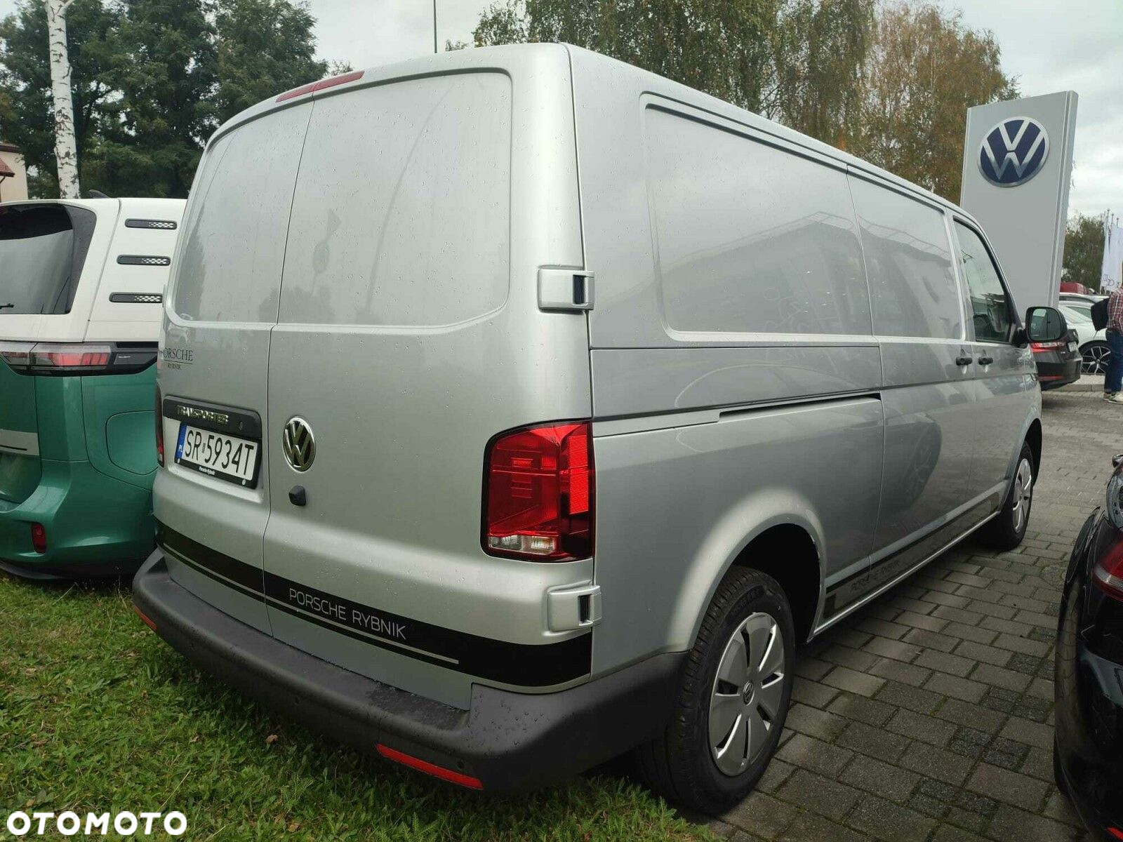 Volkswagen Transporter Transporter 6.1 Furgon silnik: 2,0 l TDI SCR 110 kW / skrzynia biegów: 6-biegowa manualna rozstaw osi: 3400 mm - 31