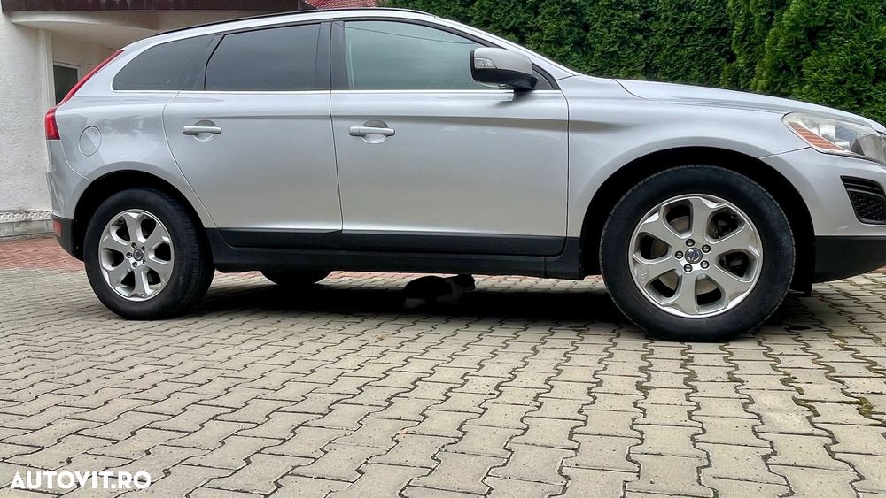 Volvo XC 60 2.4D AWD Momentum - 5