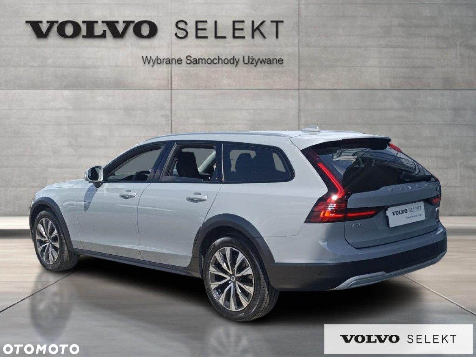 Volvo V90 Cross Country - 10