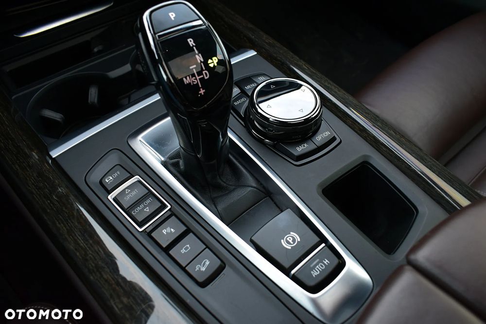 BMW X5 xDrive50i Sport-Aut - 19