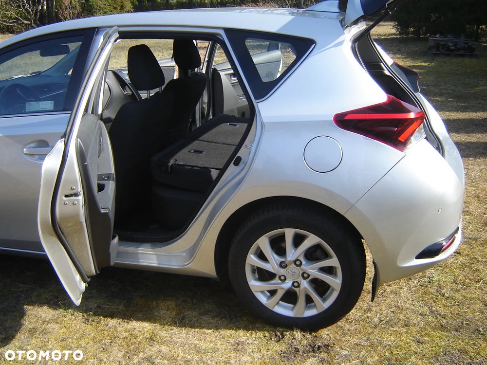 Toyota Auris 1.6 Premium - 20