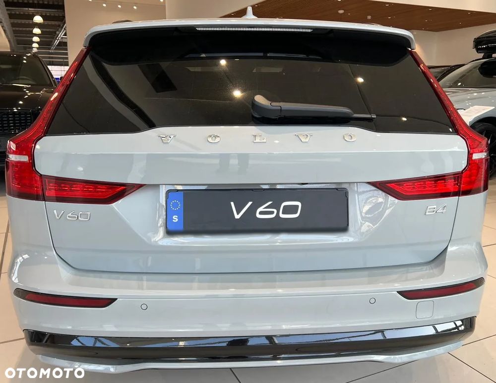 Volvo V60 B4 B DKG Plus Dark - 12