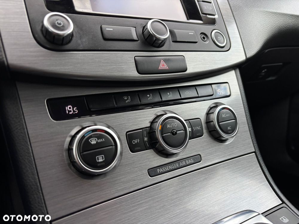 Volkswagen Passat 2.0 TDI Comfortline - 14