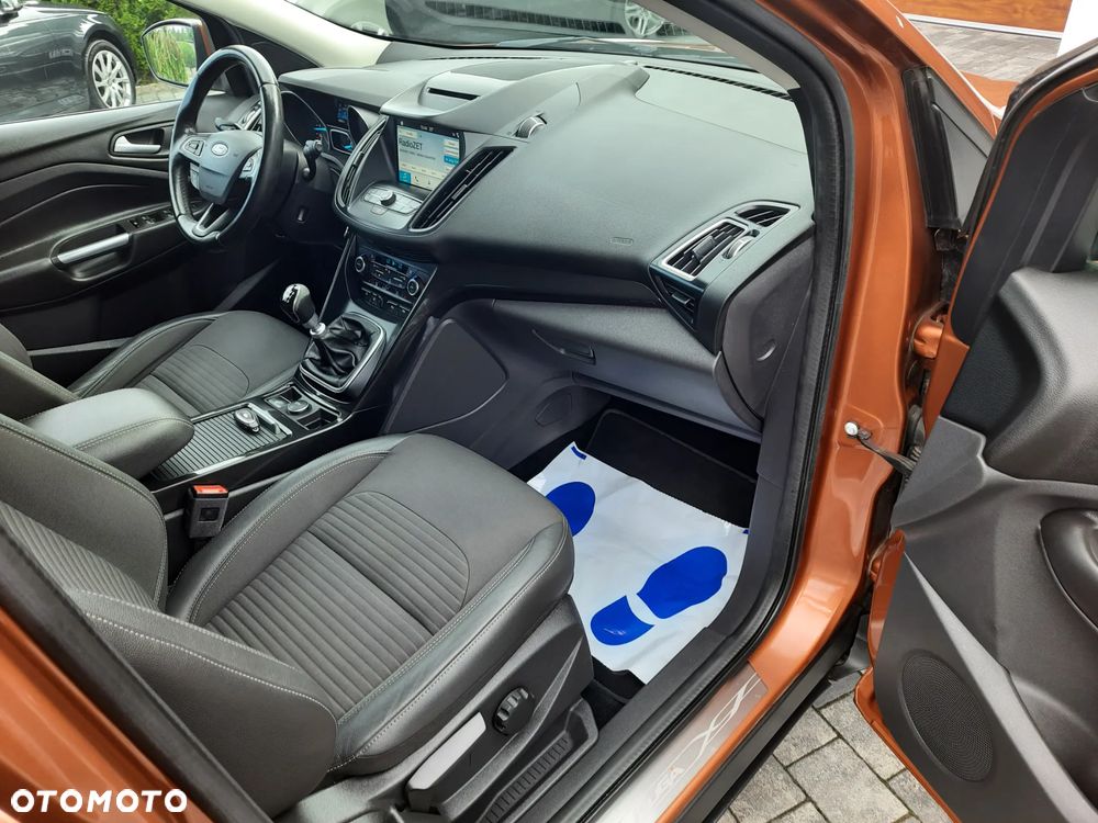 Ford Kuga 2.0 TDCi 2x4 Business Edition - 12