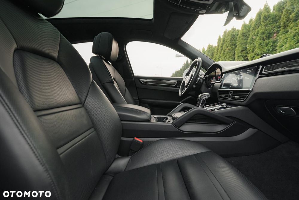 Porsche Cayenne - 16