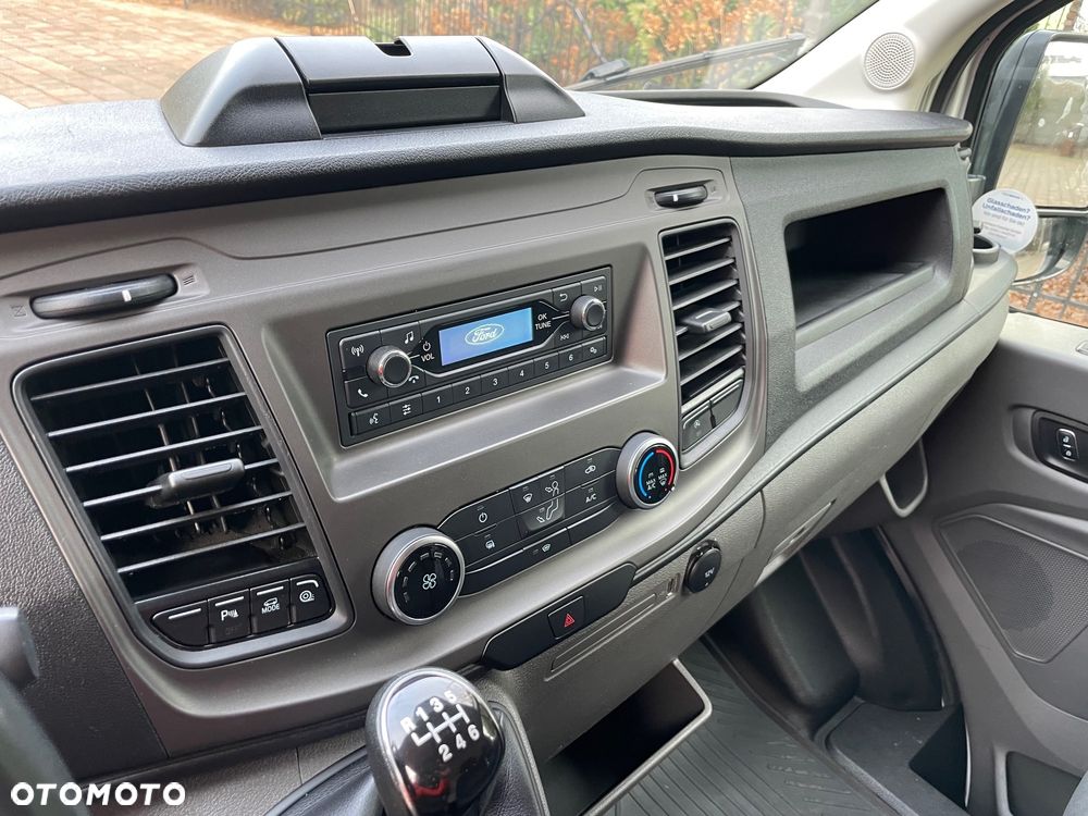 Ford Transit - 12