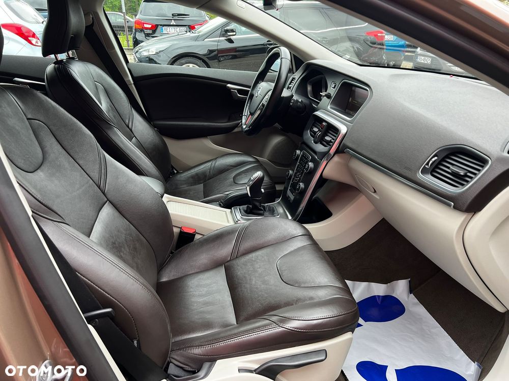 Volvo V40 D2 Summum - 7