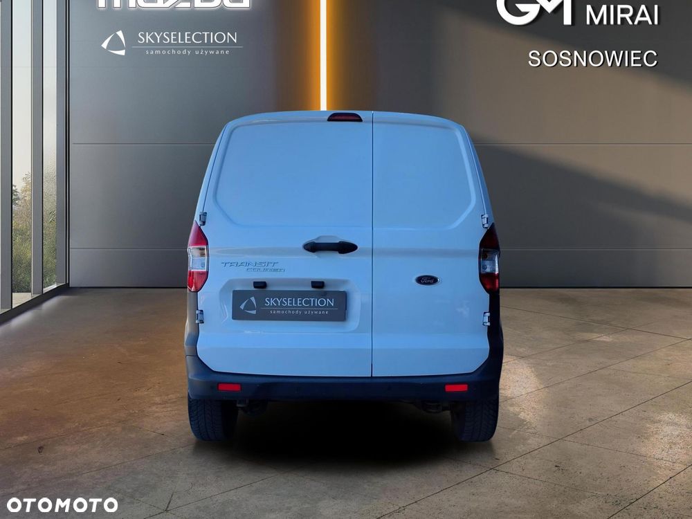 Ford Transit Courier - 4