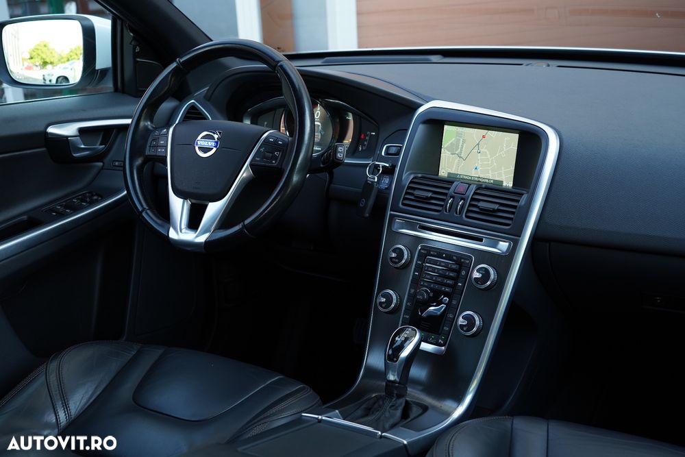 Volvo XC 60 D4 Geartronic Summum - 14