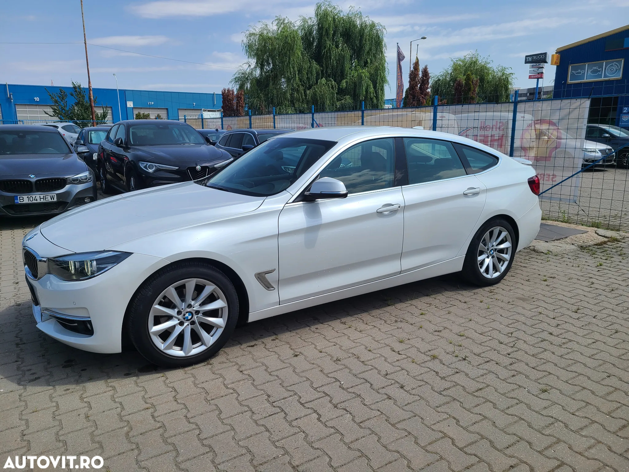BMW Seria 3 320i GT xDrive AT - 13